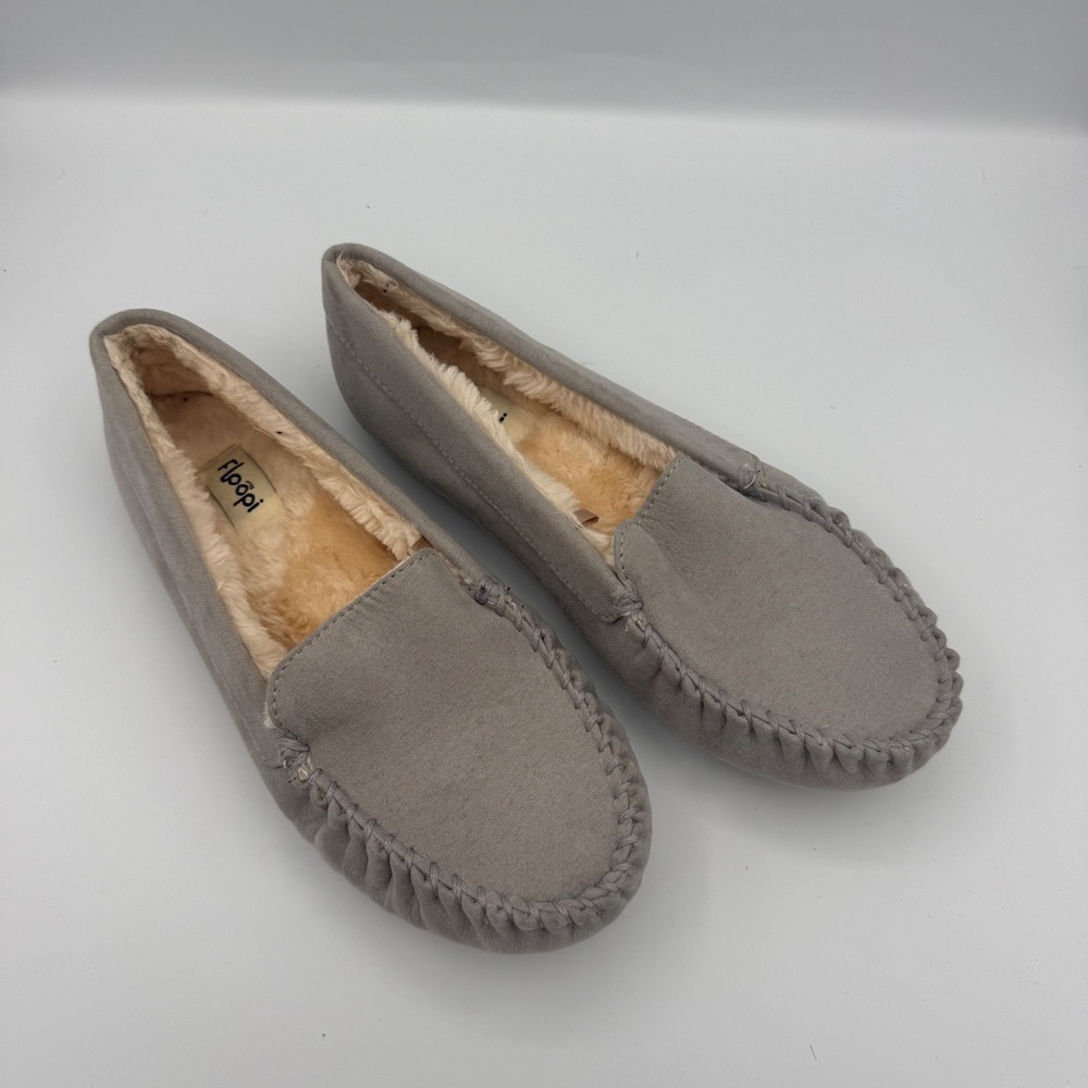 Floopi Moccasin Slipper Womens 10 Grey Faux Fur‎ Lined Micro Suede House Shoes - Picture 2 of 9